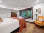 Gleesome Inn - Lower Level Bed Room